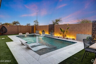 Building Photo - 738 W Kingman Dr