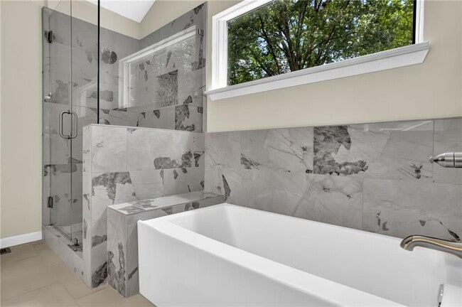Building Photo - 10480 Summer Creek Dr