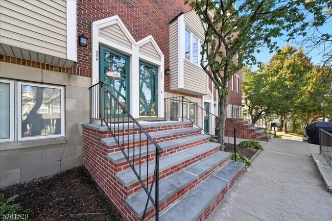 Building Photo - 58A Ridgedale Ave