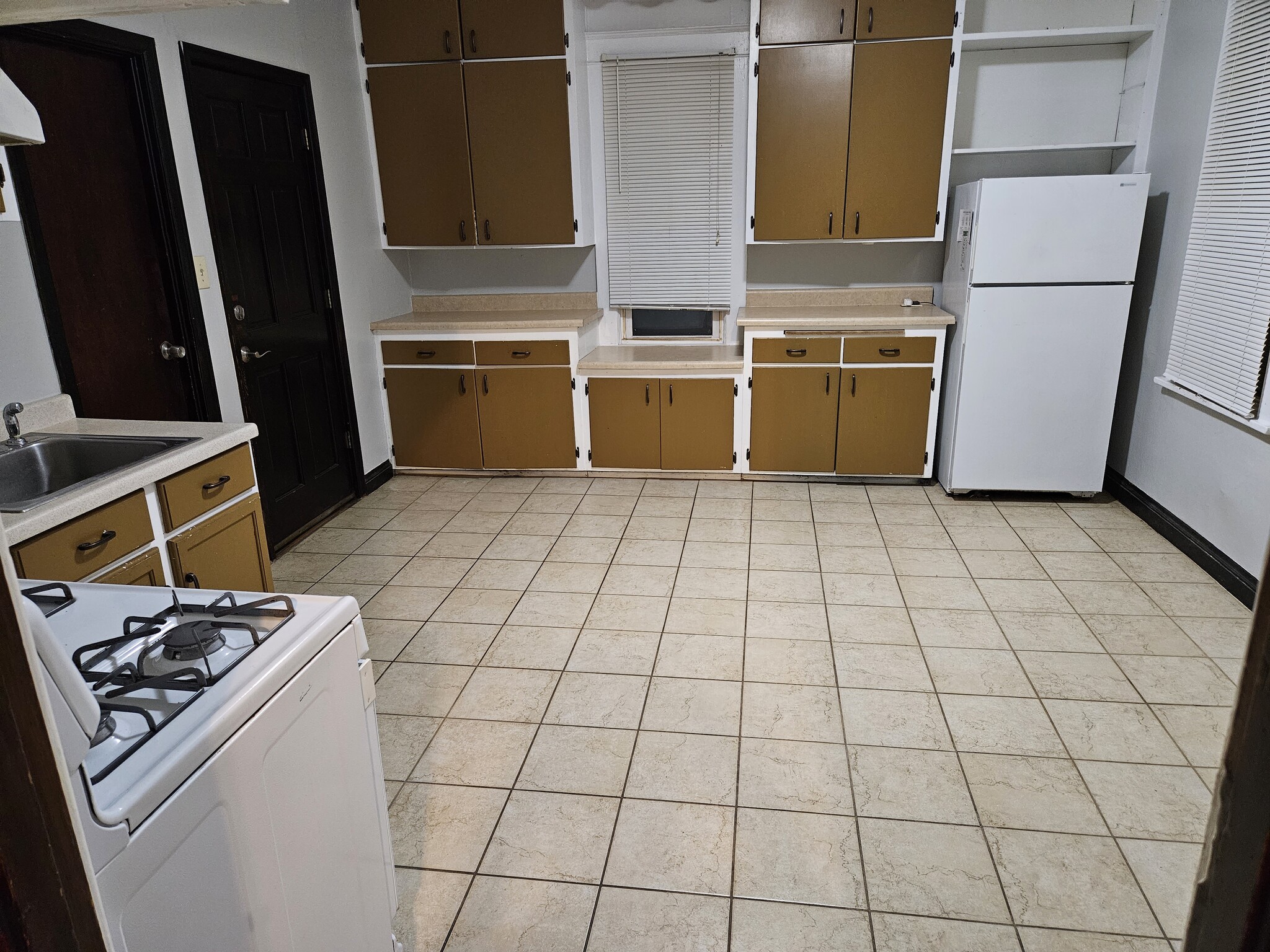 Building Photo - 1824 NE Taylor St