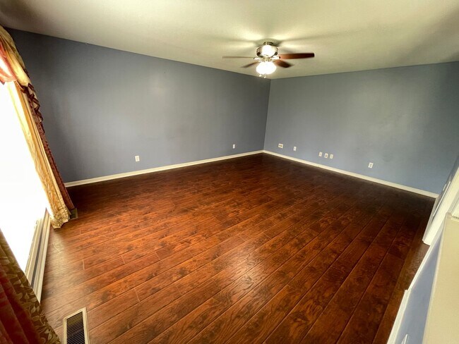 Building Photo - 10916 Collington Dr