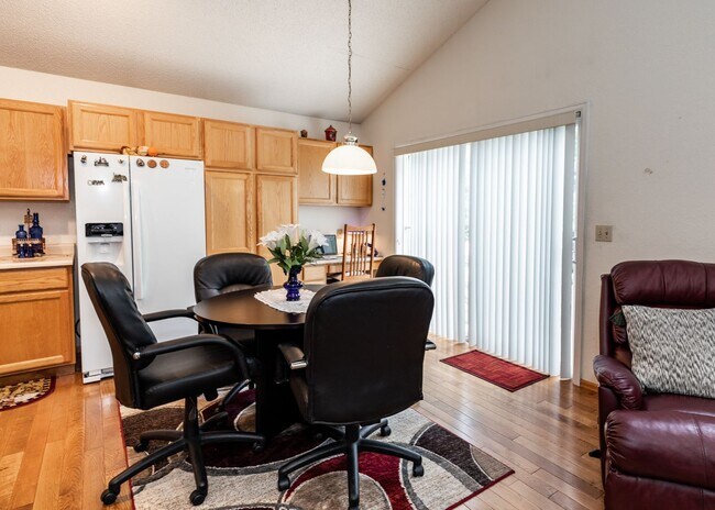 Building Photo - Spacious 5 Bedroom in D20 centrally located