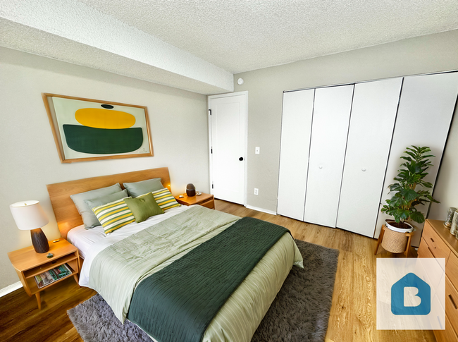 Building Photo - Welcome to Your Newly Renovated 2-Bedroom,...