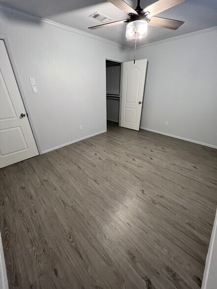 Building Photo - 6004 Ridgecrest Dr