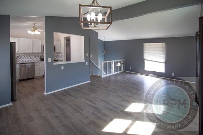 Building Photo - Vaulted Ceilings & Modern Updates in Prime...