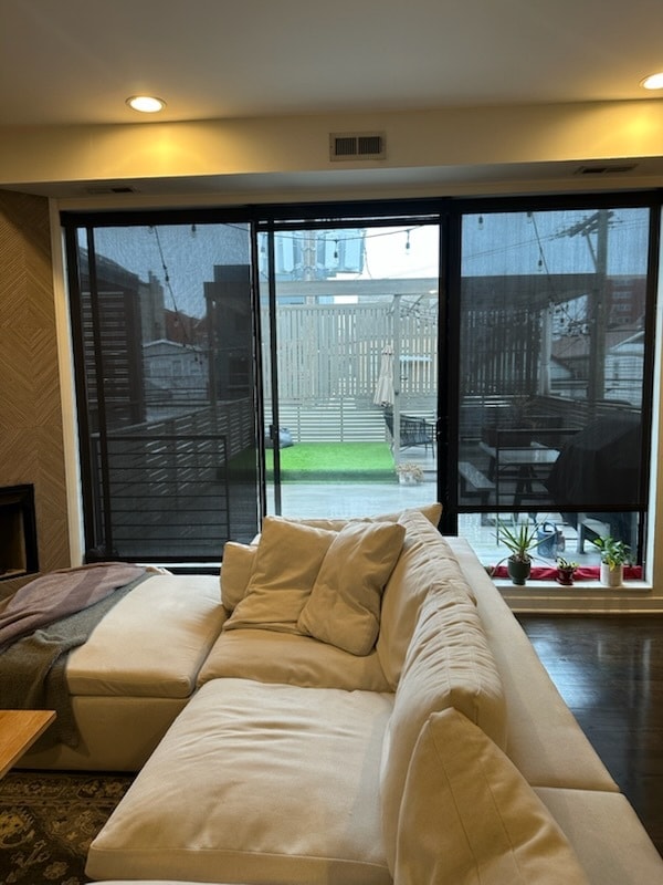 Building Photo - 808 N Greenview Ave