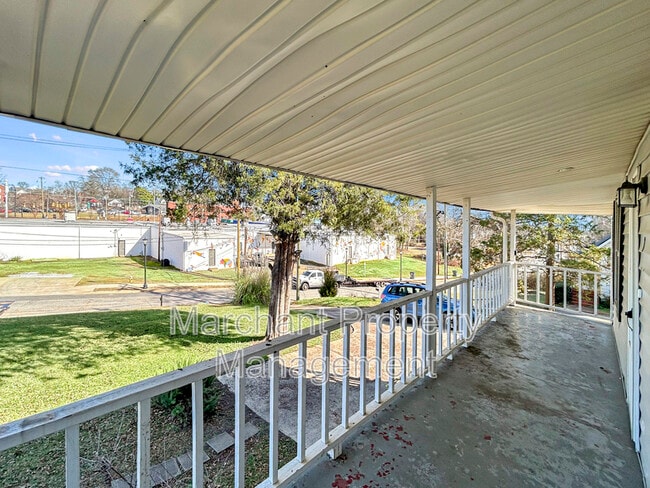 Building Photo - 1 Traction St