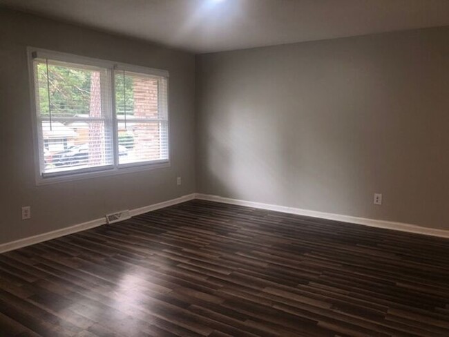 Building Photo - ALL NEW INSIDE!!!-Two Bedroom Duplex with ...