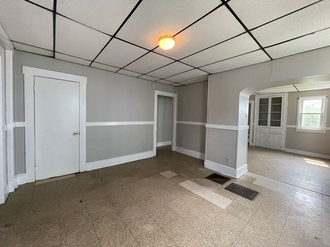 Building Photo - Spacious 4 Bedroom Twin FOR RENT in Bridge...