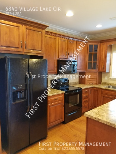 Building Photo - 6840 Village Lake Cir