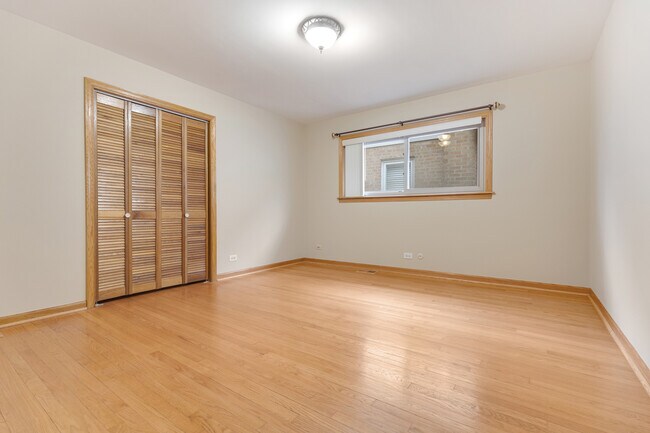 Building Photo - 2931 N 76th Ave