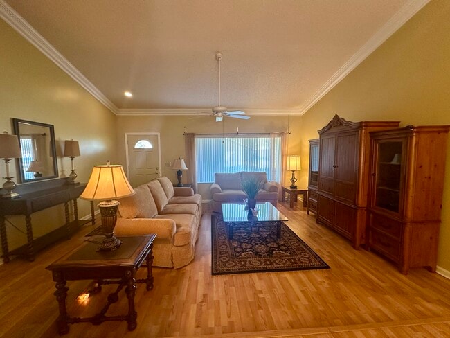 Building Photo - 4914 Acorn Dr