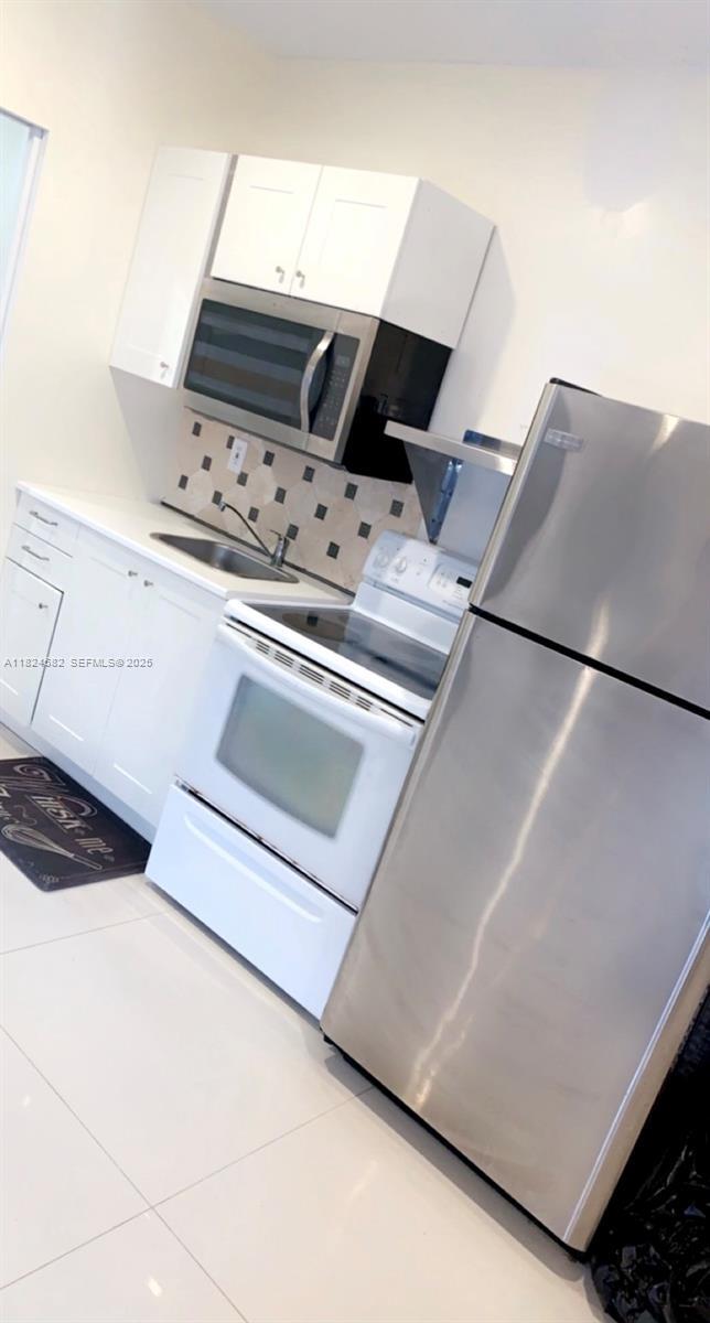 Building Photo - 10261 NW 24th Ct