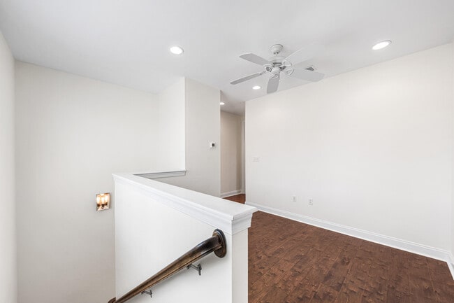 Building Photo - 143 Christian Dr