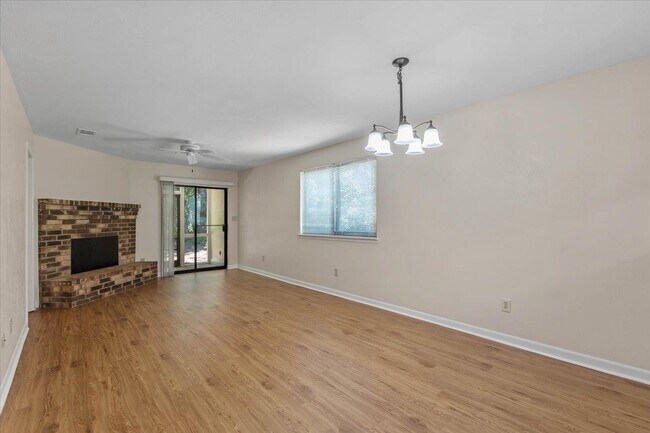 Building Photo - 3208 Ginger Dr