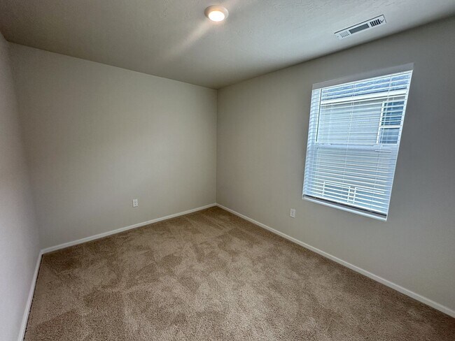 Building Photo - Brand new Kennewick home for lease!