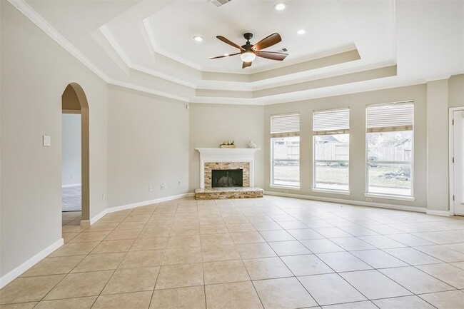 Building Photo - 13707 Elm Shores Dr