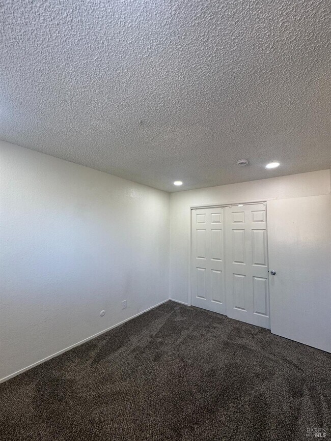 Building Photo - 118 Yorkshire Ct