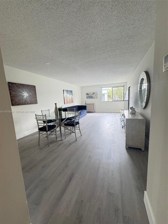 Building Photo - 163 Lakeview Dr