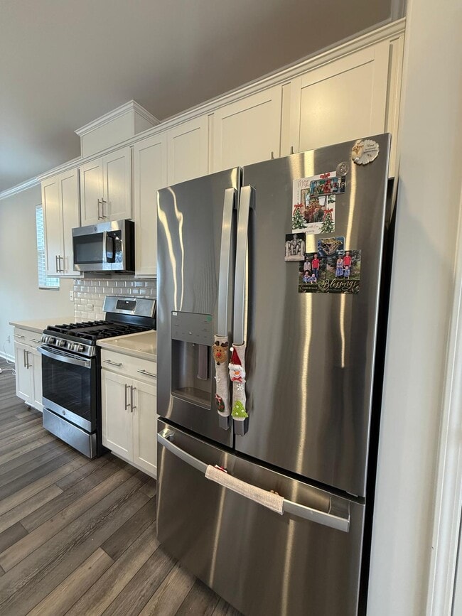 Building Photo - 409 Deercroft Dr