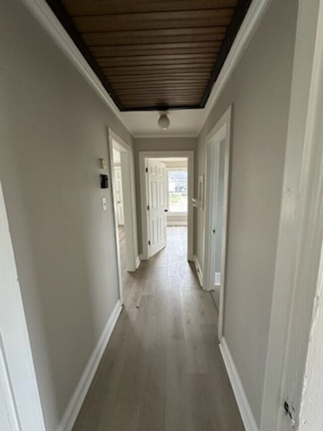 Building Photo - 701 Whittington St