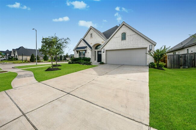 Building Photo - 2130 Coyote Run Dr