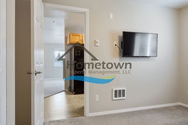 Building Photo - 1 Bedroom 1 Bathroom Home with Off-Street Parking Available in Coeur d'Alene!