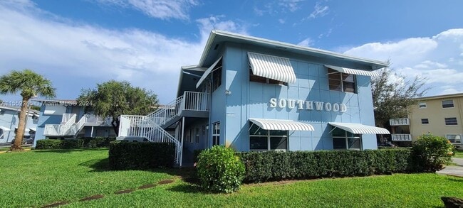 Building Photo - 3856 S Circle Dr