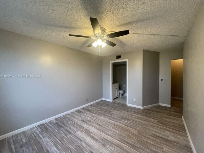 Building Photo - 7875 Margate Blvd