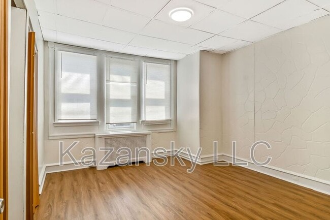 Building Photo - 4808 N Franklin St