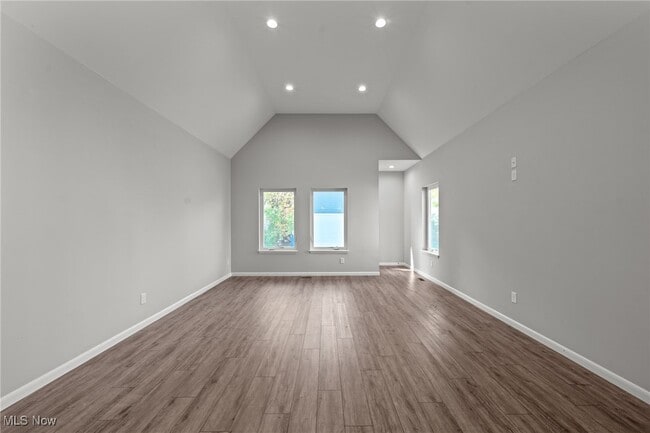 Building Photo - 1928 W 48th St