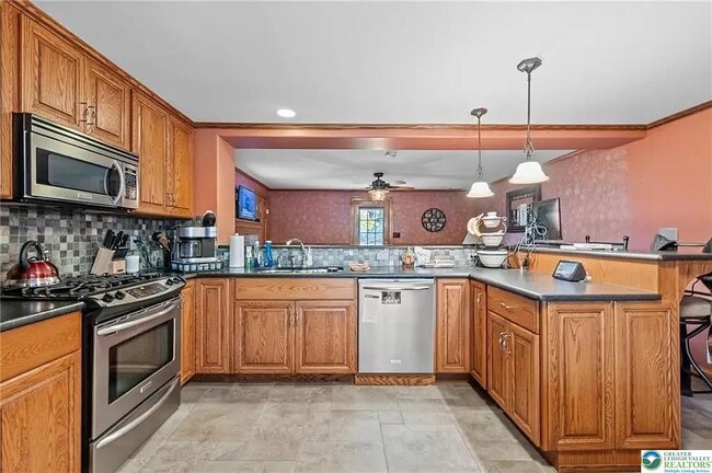 Building Photo - 2084 Johnston Dr