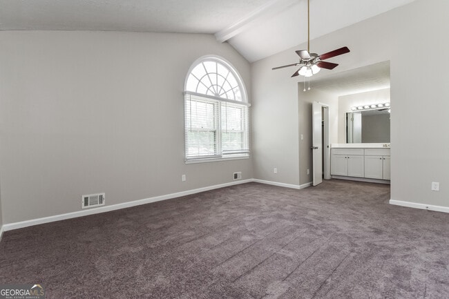 Building Photo - 627 Rockborough Dr