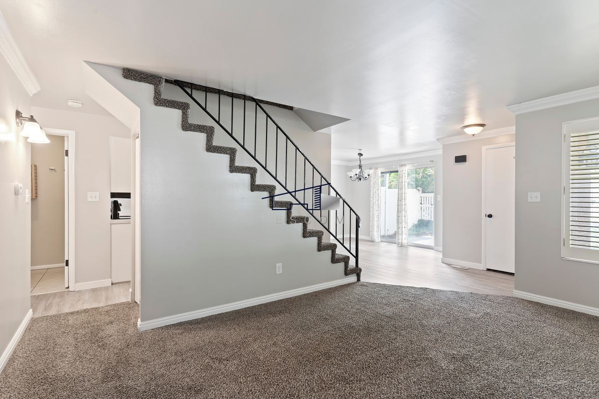 Building Photo - 77 Pheasantbrook Cir