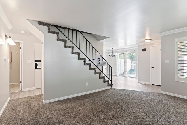 Building Photo - 77 Pheasantbrook Cir