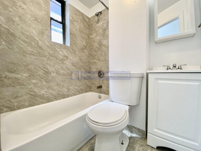 Building Photo - 401 E 68th St