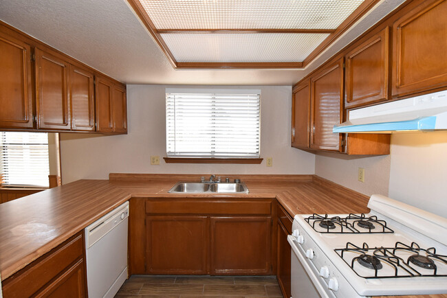 Building Photo - 11234 Red Hawk Ln