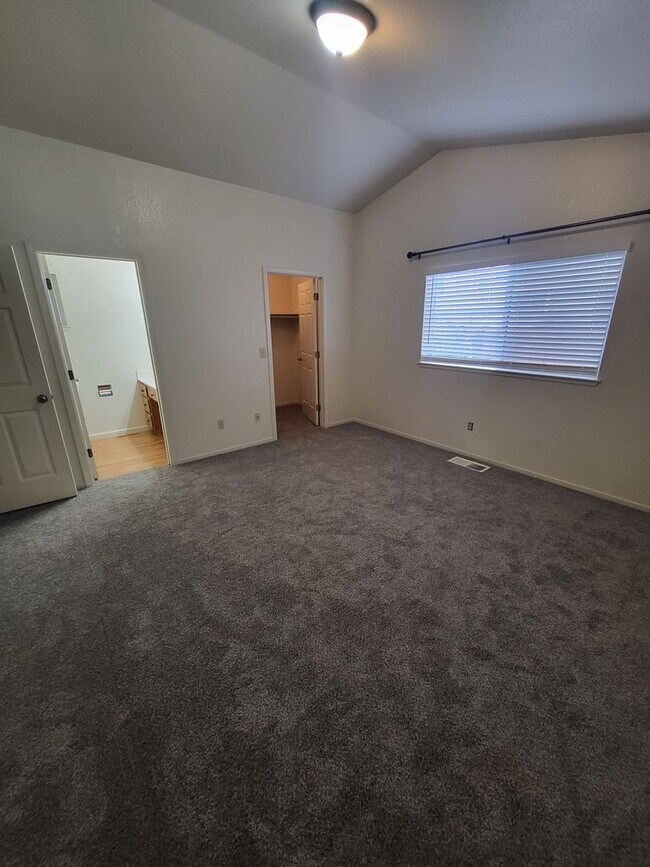 Building Photo - 630 Boulder Cir