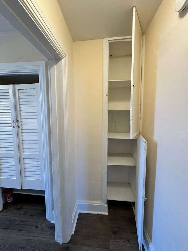 Building Photo - 301 N Catherine St