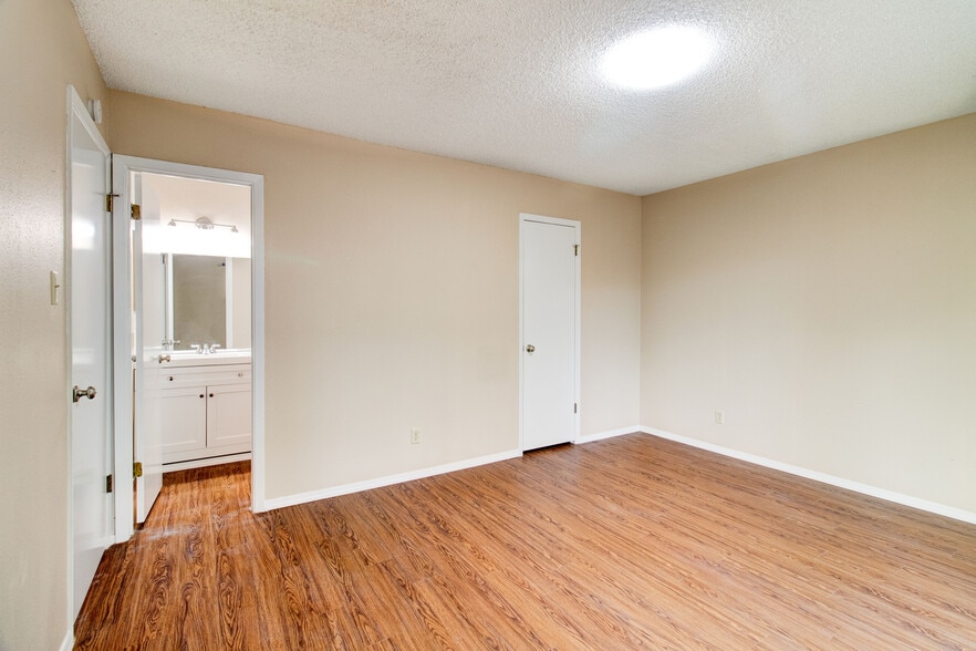 Building Photo - 7912 Echo Wind St