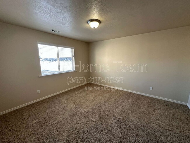 Building Photo - 2510 Charleston Ave