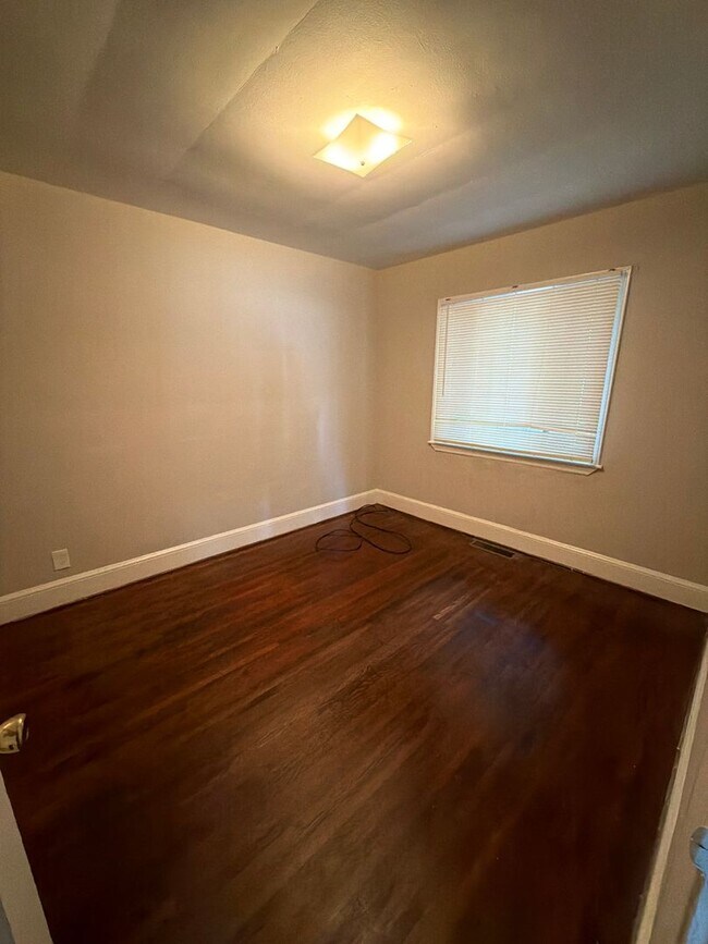 Building Photo - T.R. Lawing Realty Property