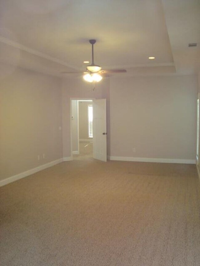Building Photo - Home in Phenix City available to rent 10/2...