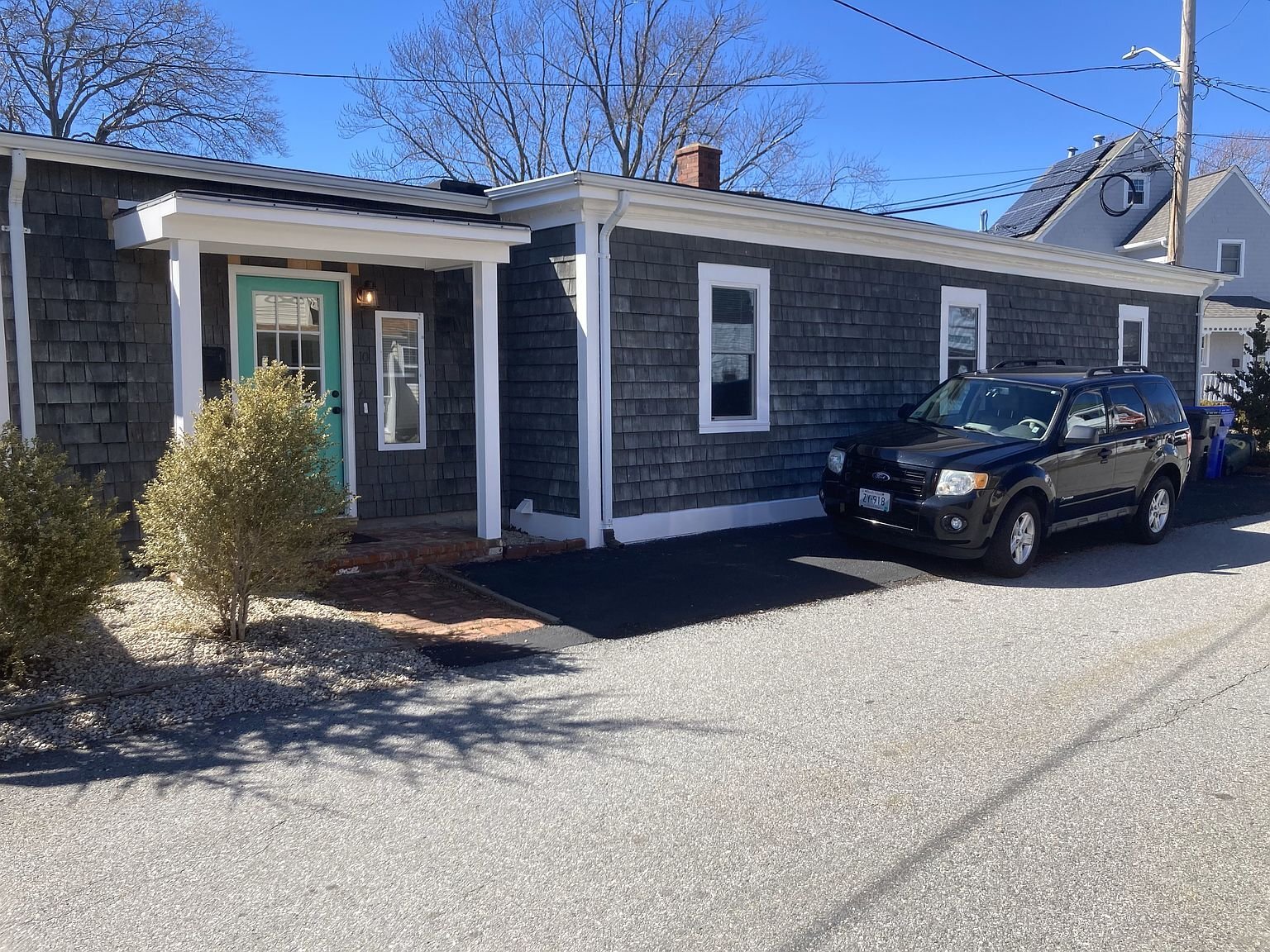 Building Photo - 10 Narragansett Ave