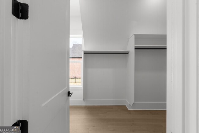 Building Photo - 407 Thunder Rd