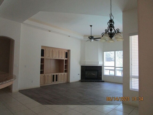 Building Photo - Seven Oaks Grand Island