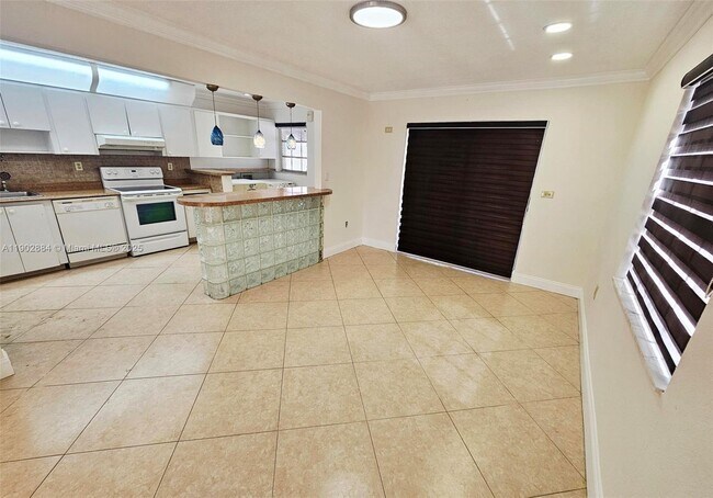 Building Photo - 47 NW 48th Ct