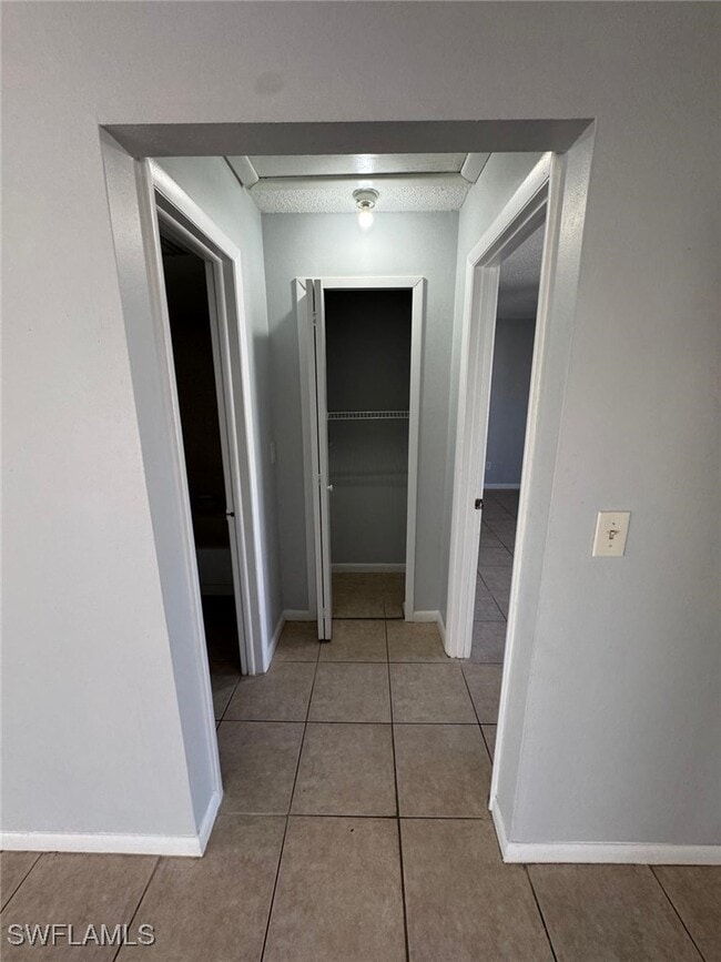 Building Photo - 3004 Santa Barbara Blvd