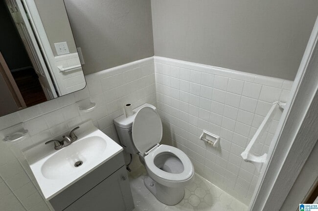Building Photo - 249 Rebecca Dr