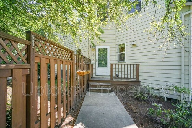 Building Photo - 7306 SW Kelsi Ct